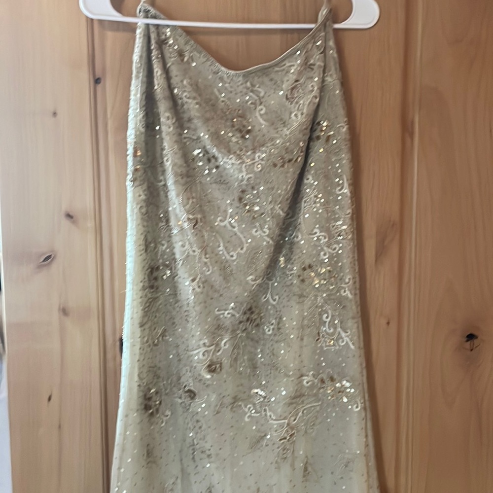 Stunning original Escada long embroidered sequence detail skirt. Size 36